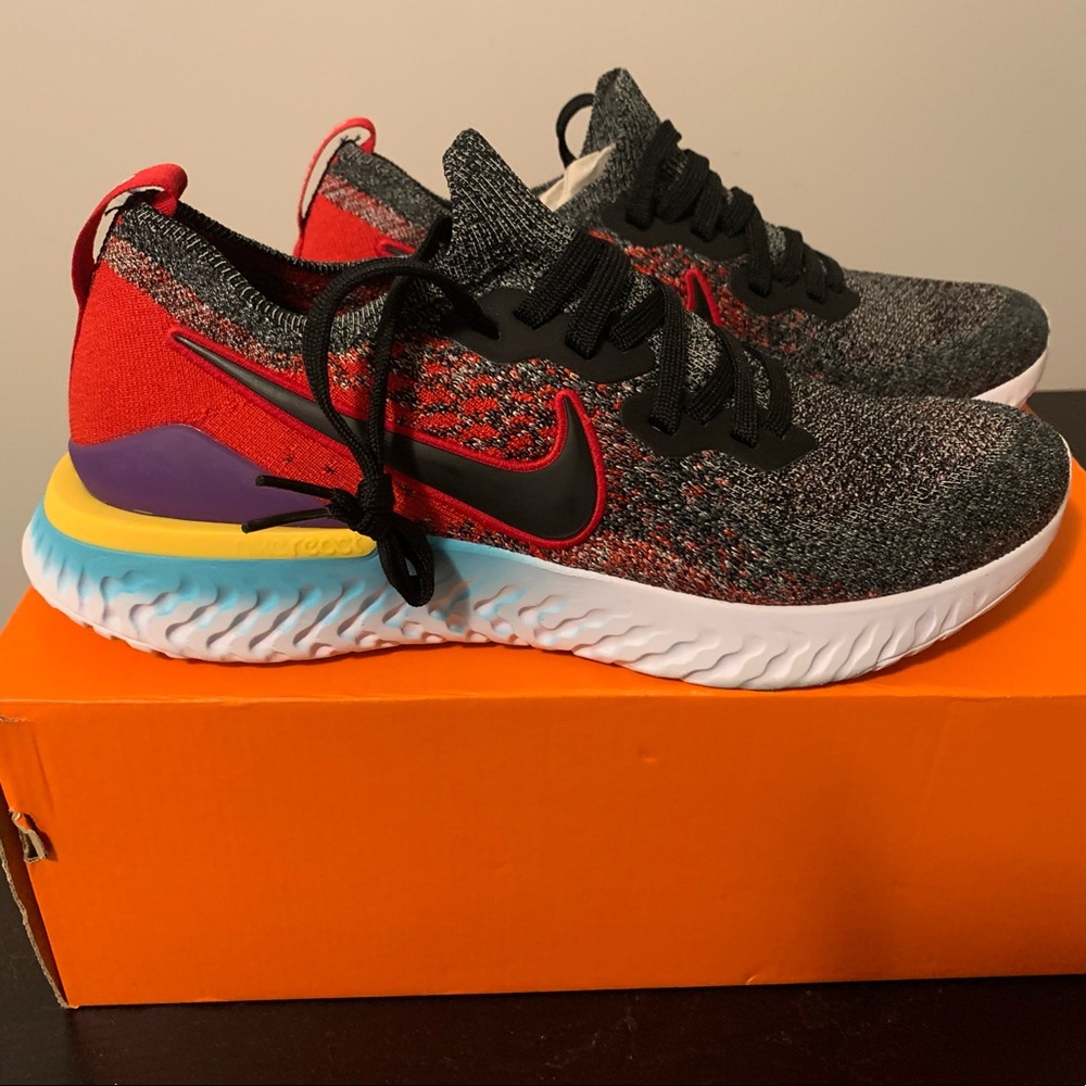 BNWT Mens Size 9.5 Nike Epic React Flynit 2